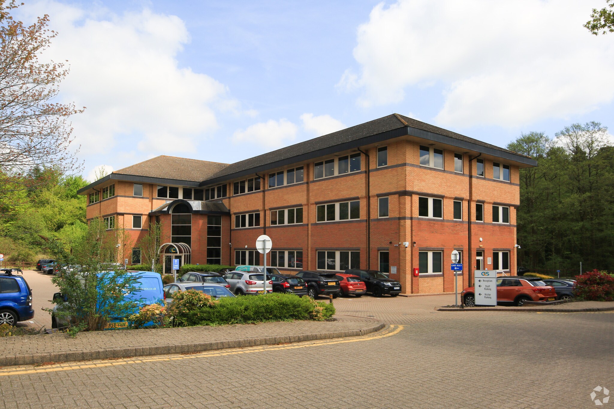 4 Brighton Rd, Crawley à louer Photo du bâtiment- Image 1 de 3