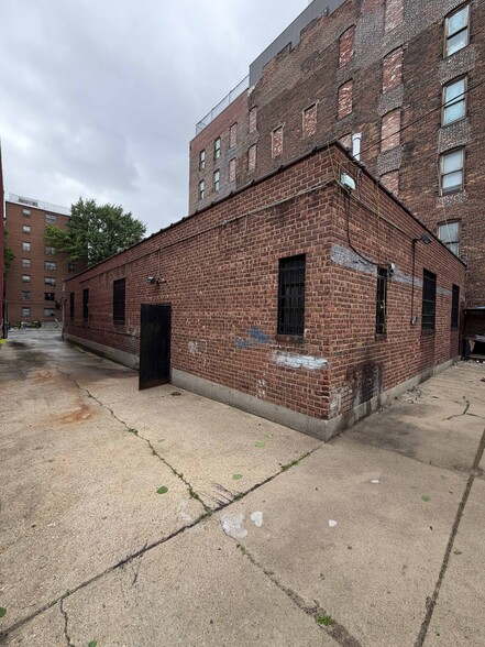 984 Myrtle Ave, Brooklyn, NY for lease - Building Photo - Image 2 of 3