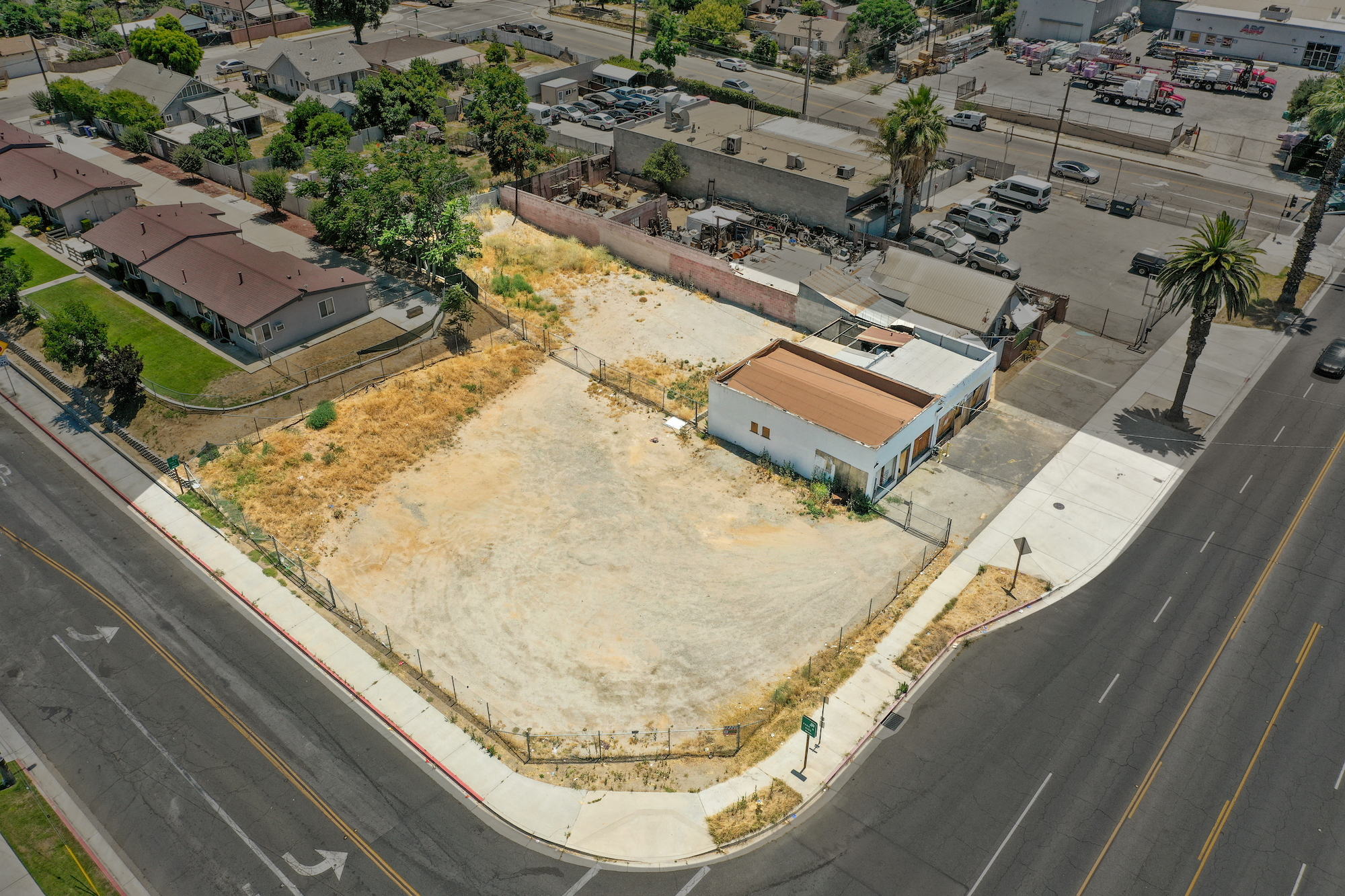 2350 N Main St, Riverside, CA for sale Building Photo- Image 1 of 17