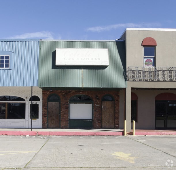 8715 W Judge Perez Dr, Chalmette, LA for lease - Building Photo - Image 2 of 2