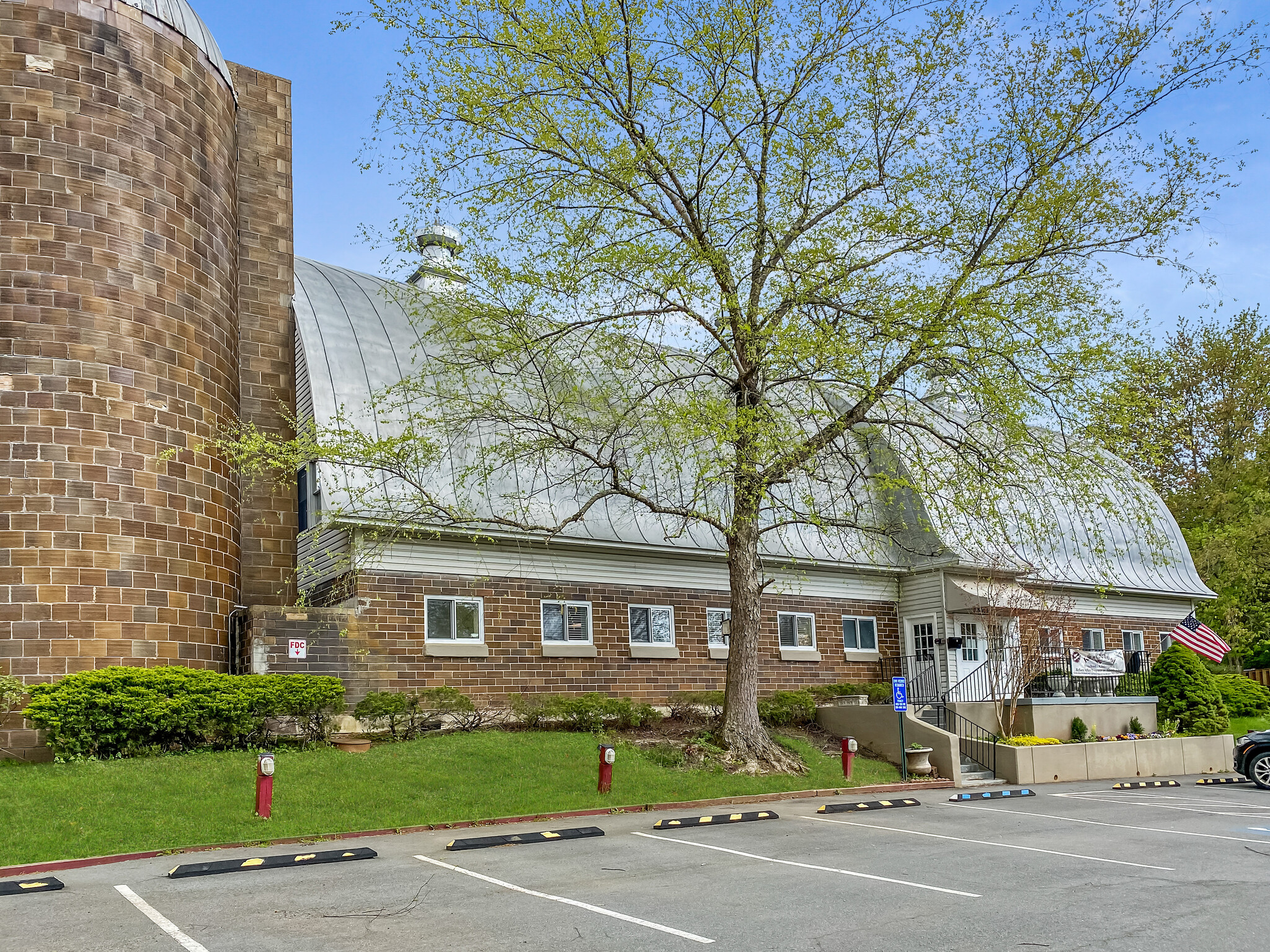 3005 Dower House Dr, Herndon, VA for sale Primary Photo- Image 1 of 36