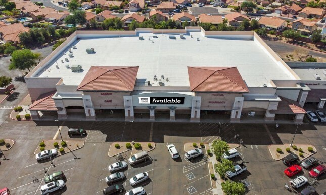 7586 W Thunderbird Rd, Peoria, AZ à louer - Photo du bâtiment - Image 3 de 5