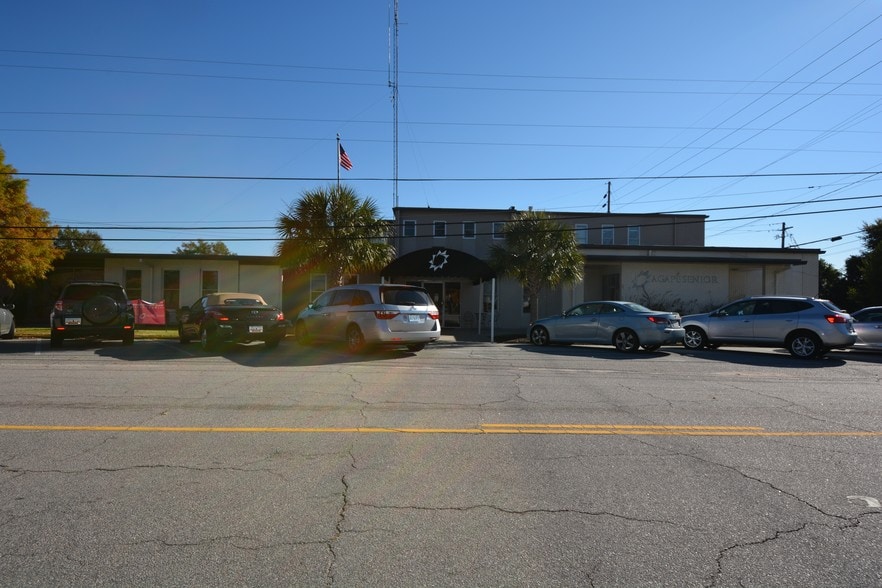 1053 Center St, West Columbia, SC à vendre - Photo du bâtiment - Image 3 de 34