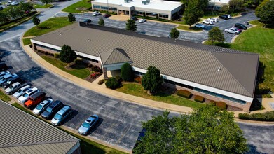 1005 Beau Terre Dr, Bentonville, AR for lease Interior Photo- Image 1 of 12