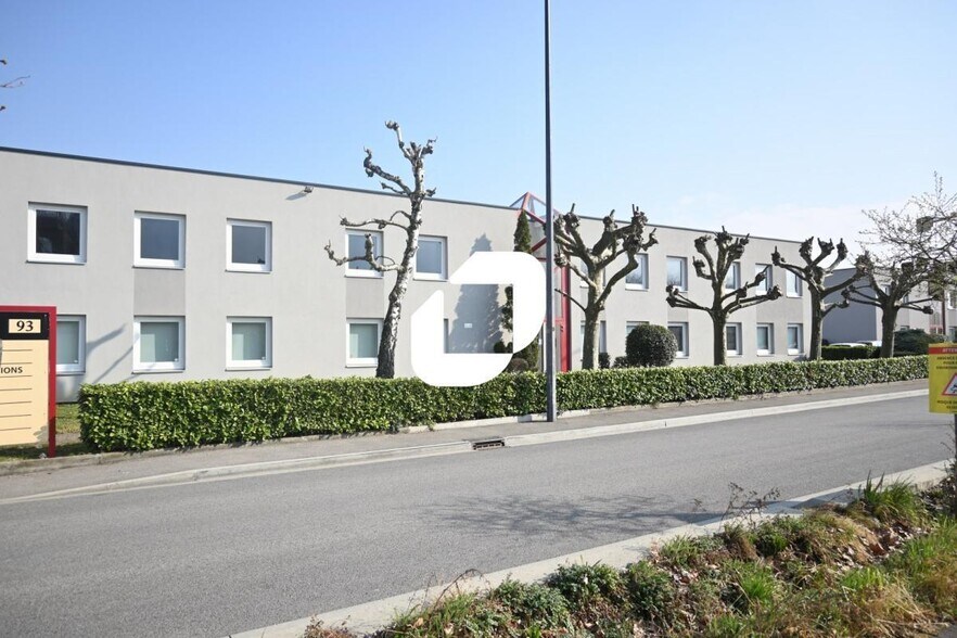Bureau dans Grenoble à louer - Photo du bâtiment - Image 1 de 12