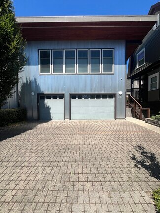 Plus de détails pour TWO NW 23RD AVE OFFICE BUILDINGS – Bureau à vendre, Portland, OR