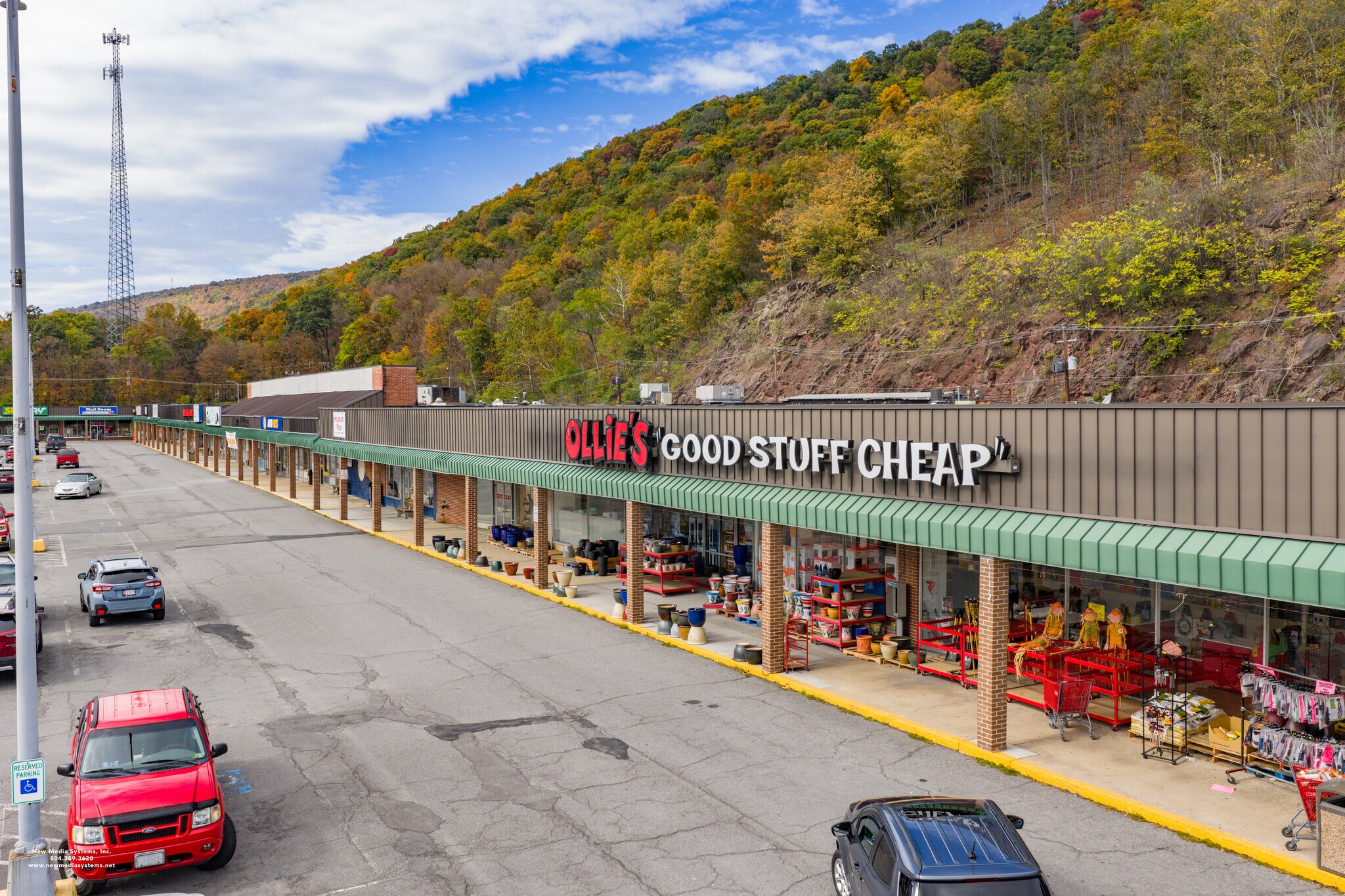 Ollie’s-Anchored Neighborhood Center portefeuille de 4 propriétés à vendre sur LoopNet.ca Photo du bâtiment- Image 1 de 33