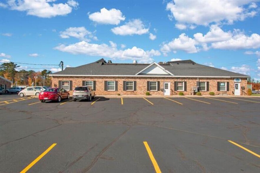 2811 8th St, Wisconsin Rapids, WI à louer - Photo du bâtiment - Image 2 de 26