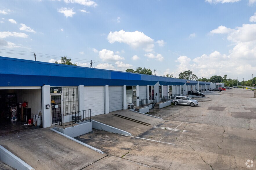 5900-5934 S Loop Fwy, Houston, TX à louer - Photo du bâtiment - Image 2 de 13