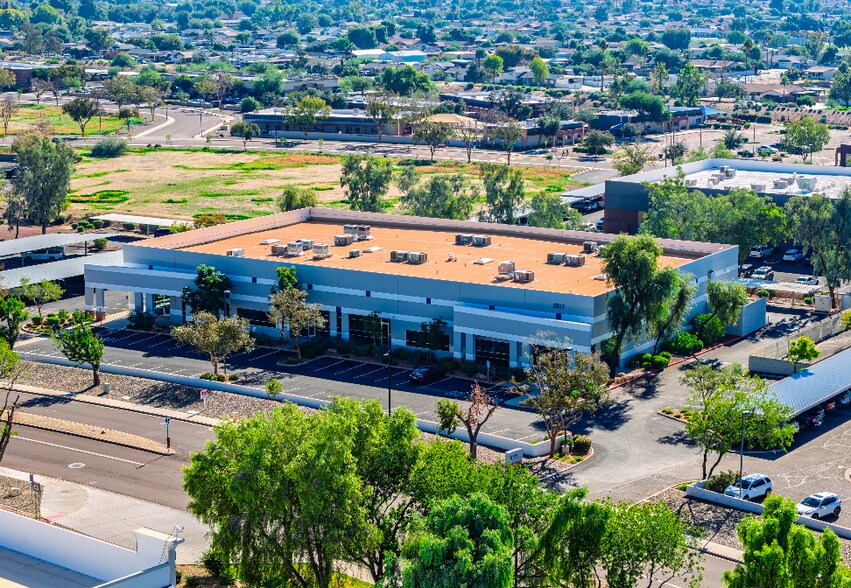 5811 W Talavi Blvd, Glendale, AZ à louer - Photo du bâtiment - Image 3 de 6