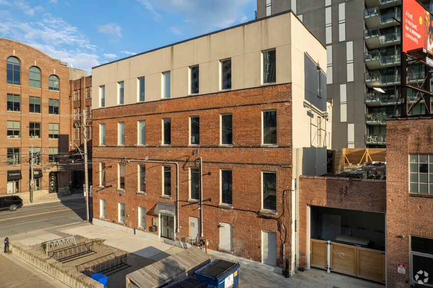 595 Adelaide St E, Toronto, ON for sale - Building Photo - Image 3 of 3