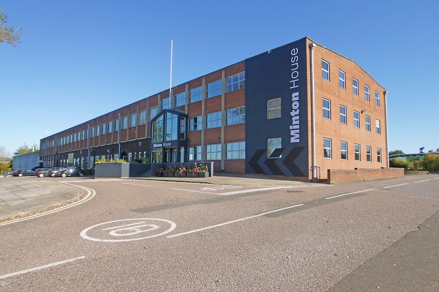 London Rd, Amesbury for lease - Building Photo - Image 1 of 3