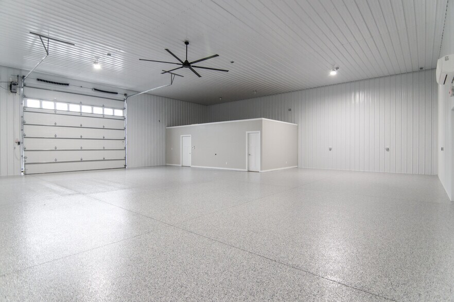 409 Demoss Ave ave, Arcadia, IN à louer - Photo du bâtiment - Image 1 de 14