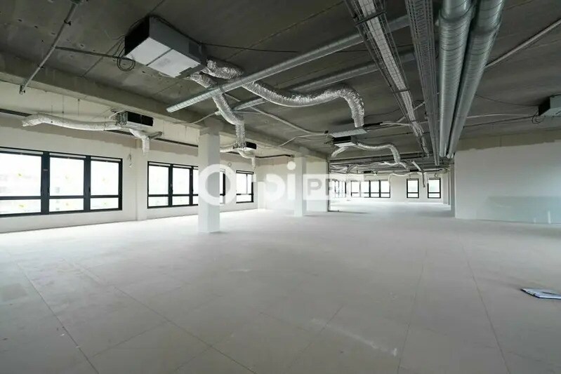 Office in Genas for lease - Interior Photo - Image 2 of 9