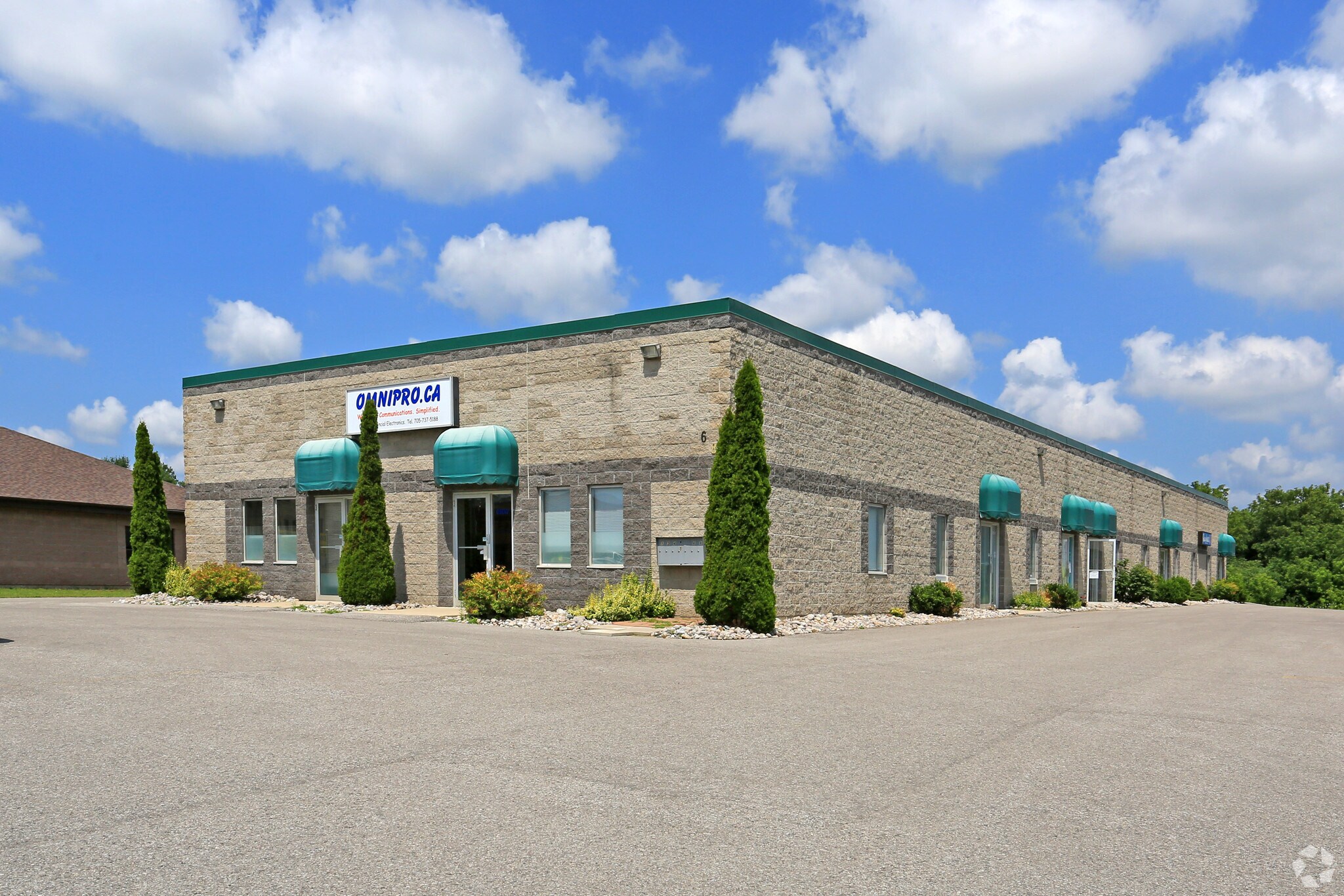 68 Hooper Rd, Barrie, ON à vendre Photo principale- Image 1 de 1