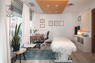 Plus de détails pour 1440 George St, White Rock, BC - Commerce de détail à louer