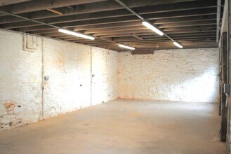 Flex in Montrose for lease Interior Photo- Image 1 of 5