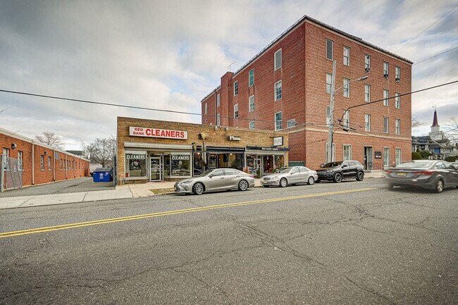 Plus de détails pour 177 Broad St, Red Bank, NJ - Commerce de détail à vendre