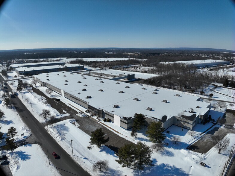 1 Heller Park Ln, Somerset, NJ à louer - Communauté Matterport - Image 3 de 29
