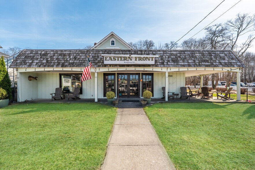 13100 Main Rd, Mattituck, NY à vendre - Photo du bâtiment - Image 1 de 12