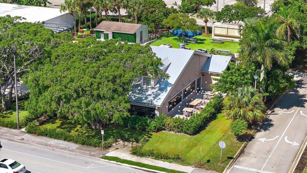 4801 S Dixie Hwy, West Palm Beach, FL à vendre - Photo du bâtiment - Image 3 de 23
