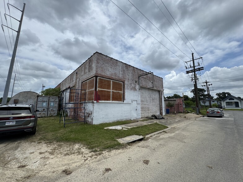 1419 Julia St, Baton Rouge, LA for sale - Building Photo - Image 2 of 10