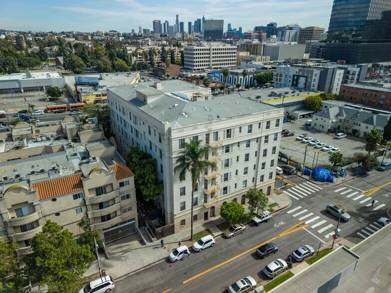 3333 W 4th St, Los Angeles, CA à vendre - Photo du bâtiment - Image 3 de 32