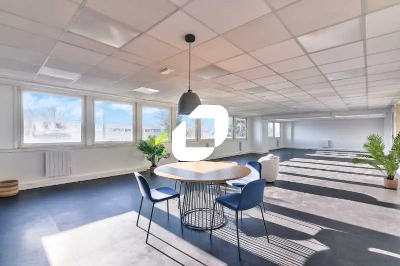 Flex in Aulnay-sous-Bois for lease Interior Photo- Image 1 of 18