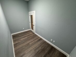 2121 S Hiawasee Rd, Orlando, FL à louer Photo intérieure- Image 2 de 4