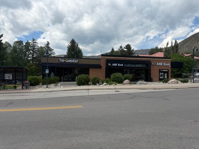 Plus de détails pour 71 E Beaver Creek Pl, Avon, CO - Commerce de détail à louer