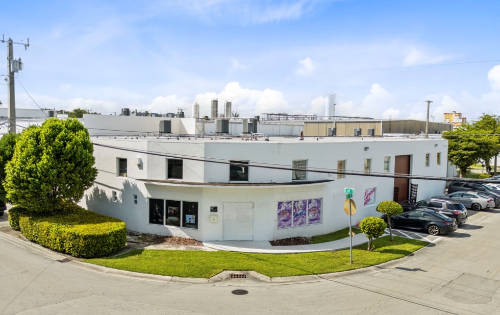 297 NE 67th St, Miami, FL for lease Building Photo- Image 1 of 25