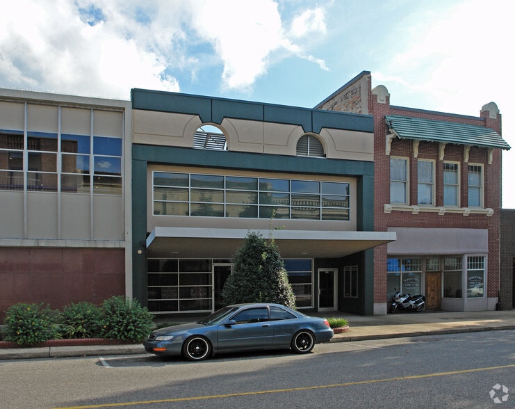 257-259 W Main Ave, Gastonia, NC for lease - Building Photo - Image 2 of 10