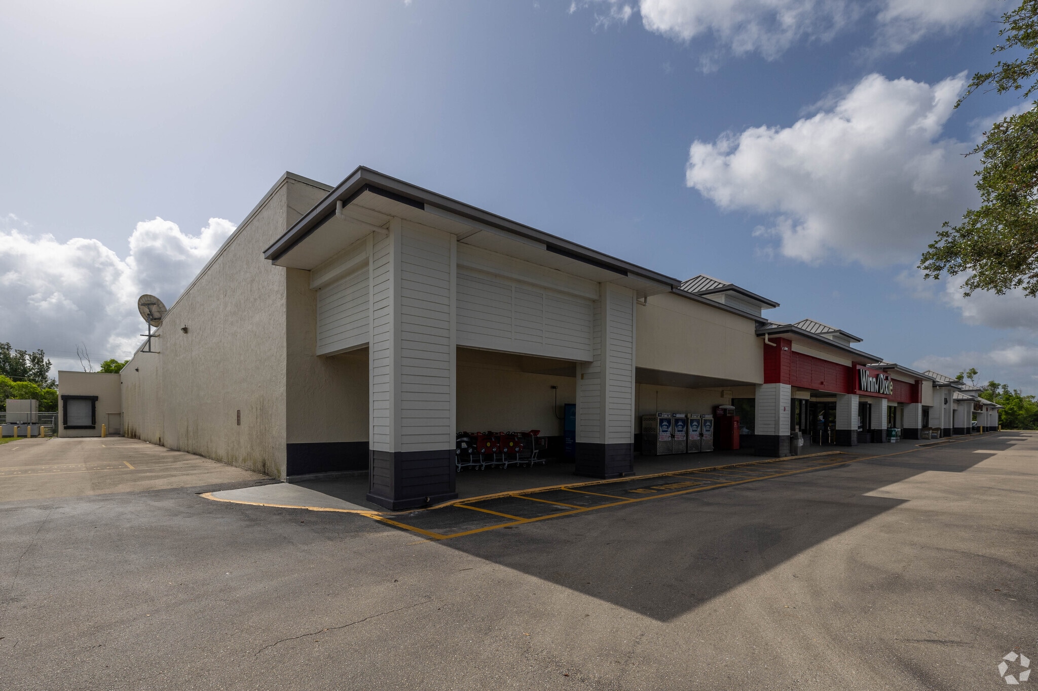 9830-9864 Stringfellow Rd, Saint James City, FL for lease Primary Photo- Image 1 of 6
