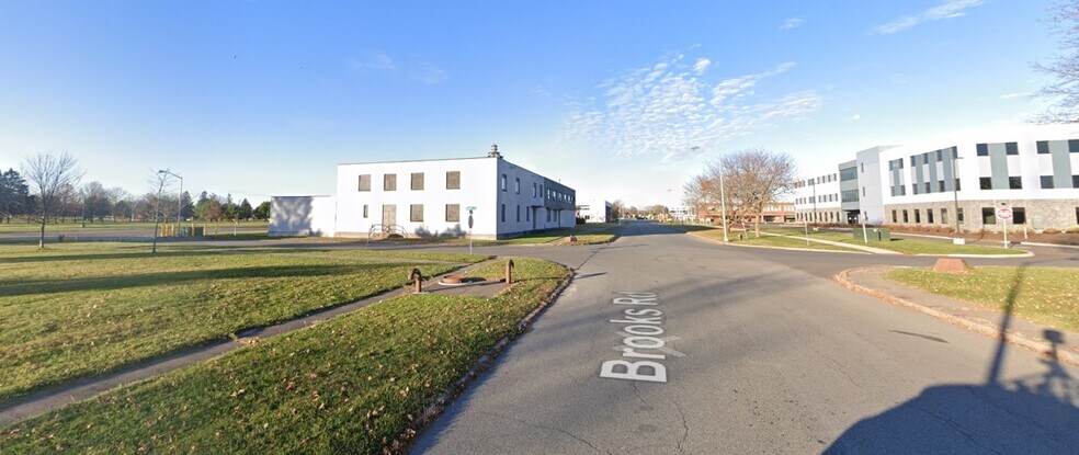 195 Brooks Rd, Rome, NY à louer - Photo du bâtiment - Image 3 de 7