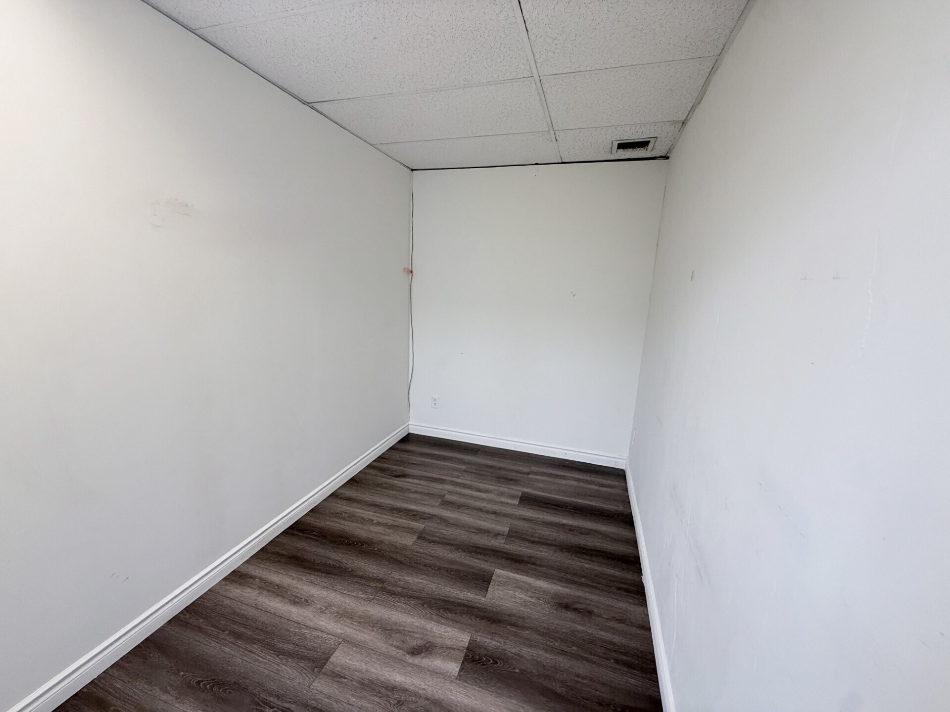 599 S Barranca Ave, Covina, CA à louer Photo intérieure- Image 1 de 3