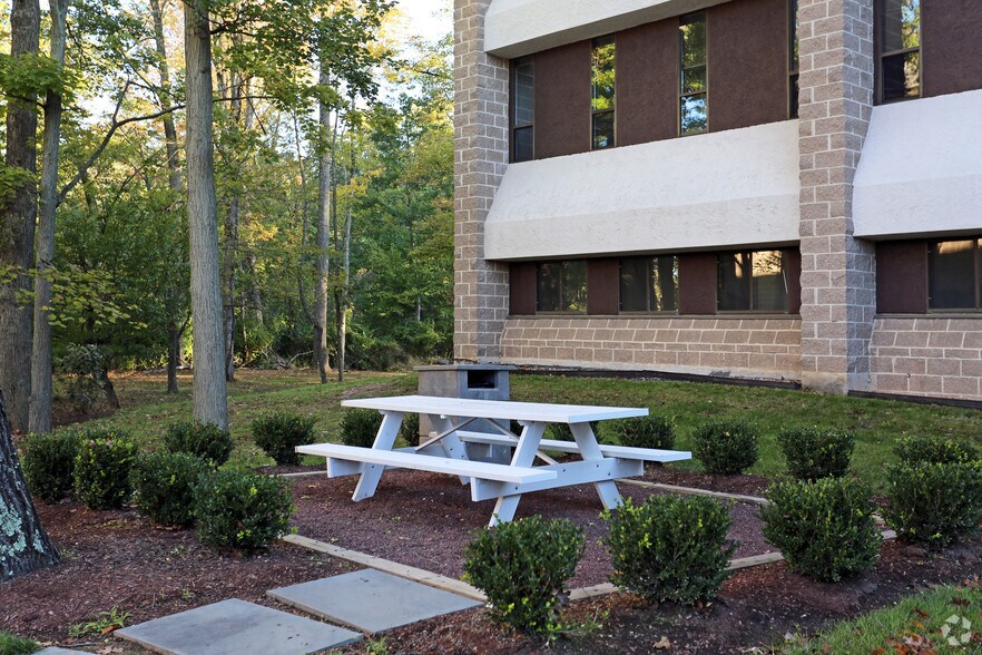 714 N Bethlehem Pike, Lower Gwynedd, PA à vendre - Photo du bâtiment - Image 3 de 3