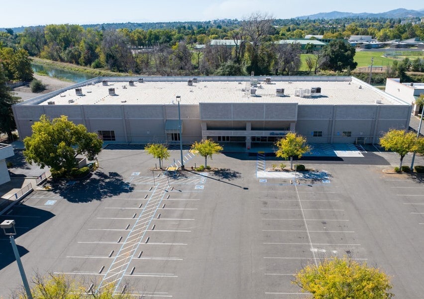 1876-1880 Park Marina Dr, Redding, CA for lease Building Photo- Image 1 of 19