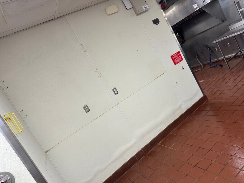 2400 Richmond Rd, Texarkana, TX à louer - Photo intérieure - Image 3 de 15