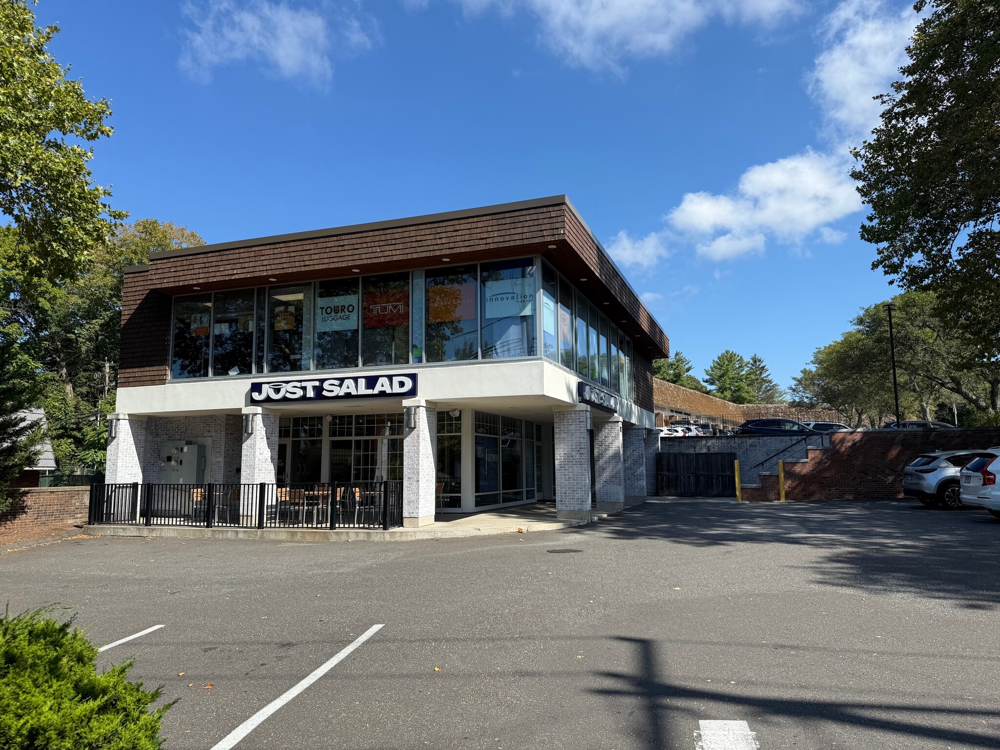 275 Post Rd E, Westport, CT à louer Photo principale- Image 1 de 6