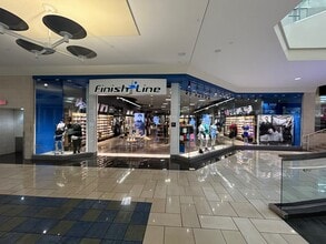 4300 Meadows Ln, Las Vegas, NV à louer Photo intérieure- Image 2 de 6