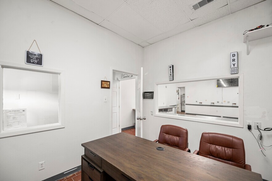 1212 13th St, Galveston, TX à louer - Photo du bâtiment - Image 2 de 12