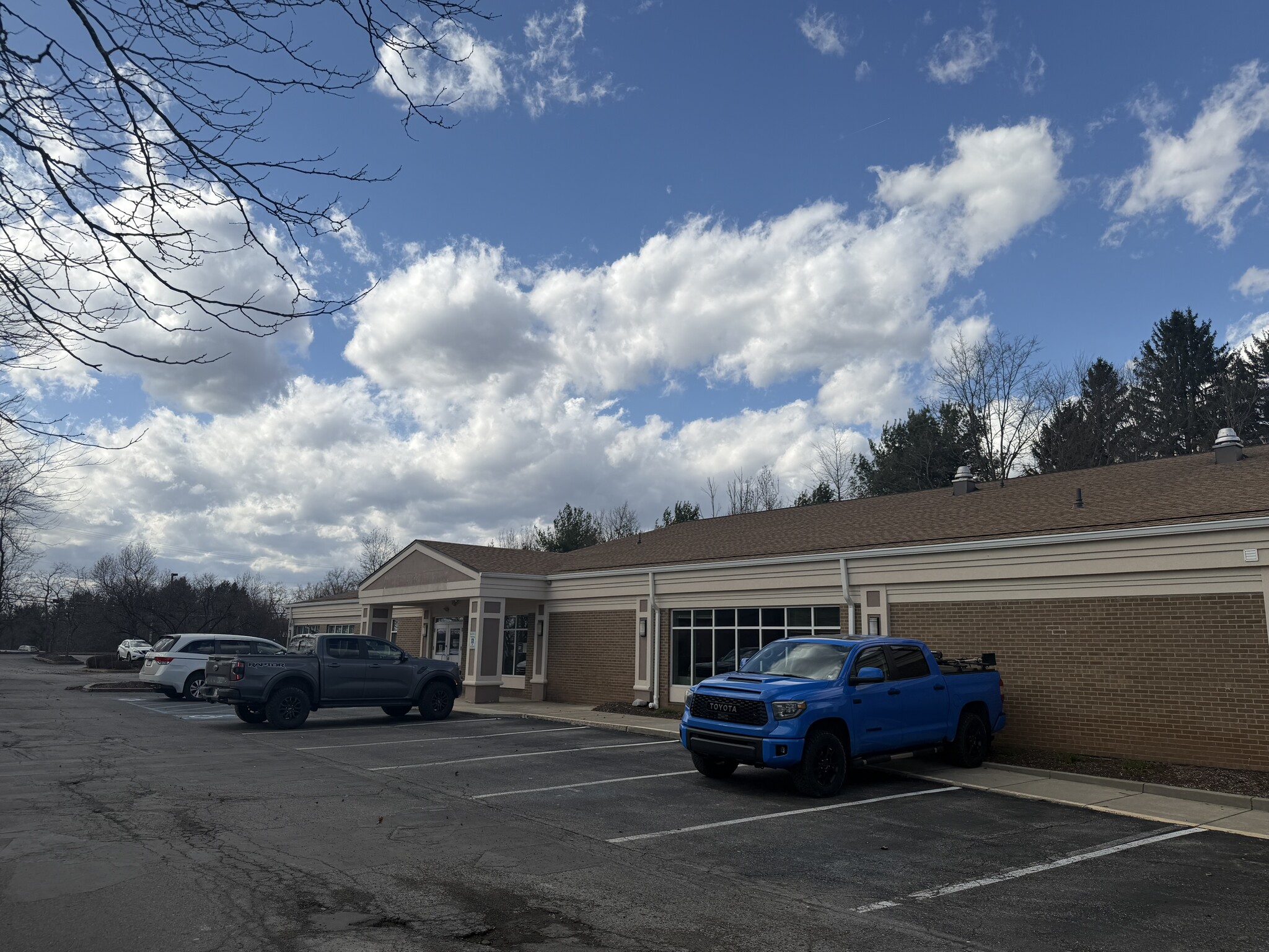 142 Clearview Cir, Butler, PA for lease Primary Photo- Image 1 of 14