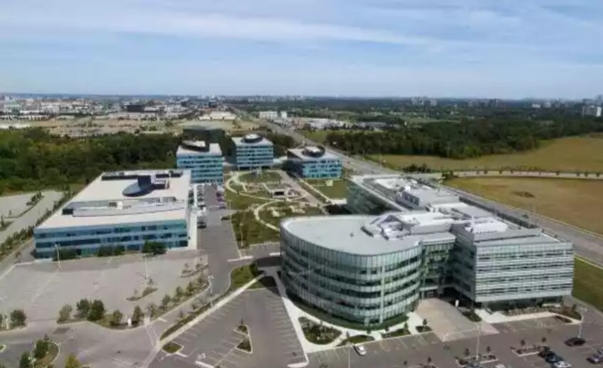 5025 Creekbank Rd, Mississauga, ON à louer - Photo du bâtiment - Image 1 de 1