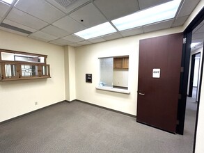 22144 Clarendon St, Woodland Hills, CA for lease Interior Photo- Image 2 of 8