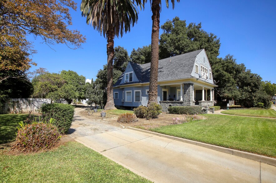 357 E Kingsley Ave, Pomona, CA à vendre - Photo du bâtiment - Image 3 de 10