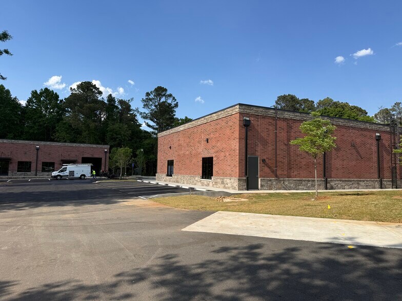 11285 Highway 92, Woodstock, GA à louer - Photo du bâtiment - Image 2 de 6