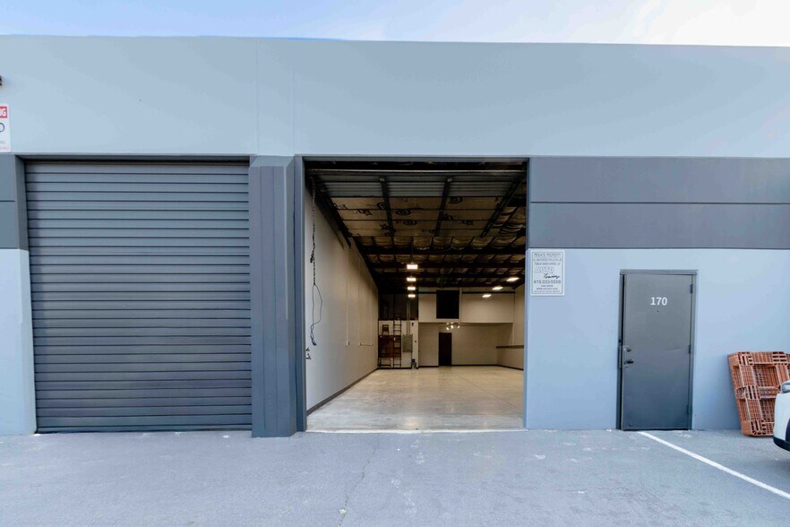 110-196 Mendell St, San Francisco, CA à louer - Photo du bâtiment - Image 3 de 7