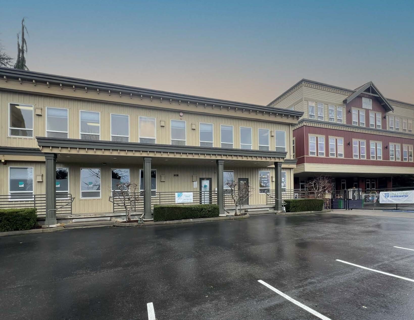 Allen Street Professional Center portefeuille de 2 propriétés à vendre sur LoopNet.ca Photo principale- Image 1 de 2