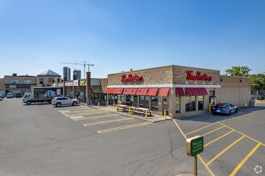 2600-2656 Boul Daniel-Johnson, Laval, QC for lease - Building Photo - Image 2 of 4