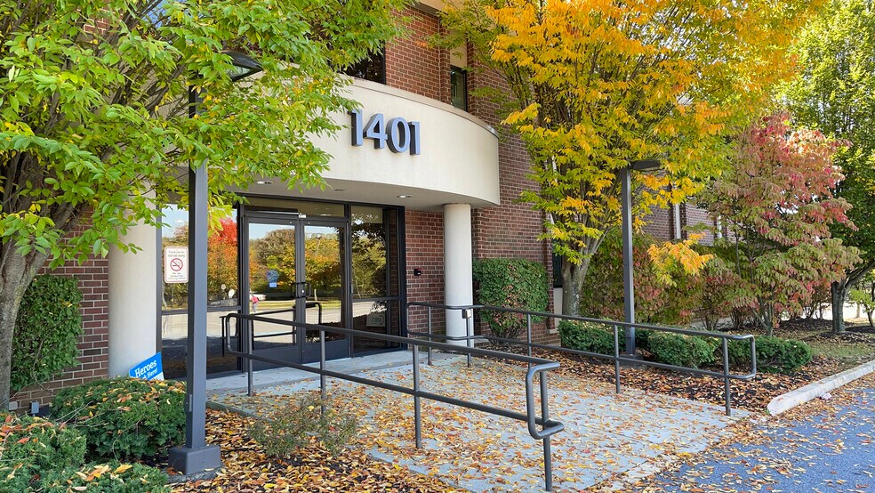 1401 N Cedar Crest Blvd, Allentown, PA à louer - Photo du bâtiment - Image 2 de 9